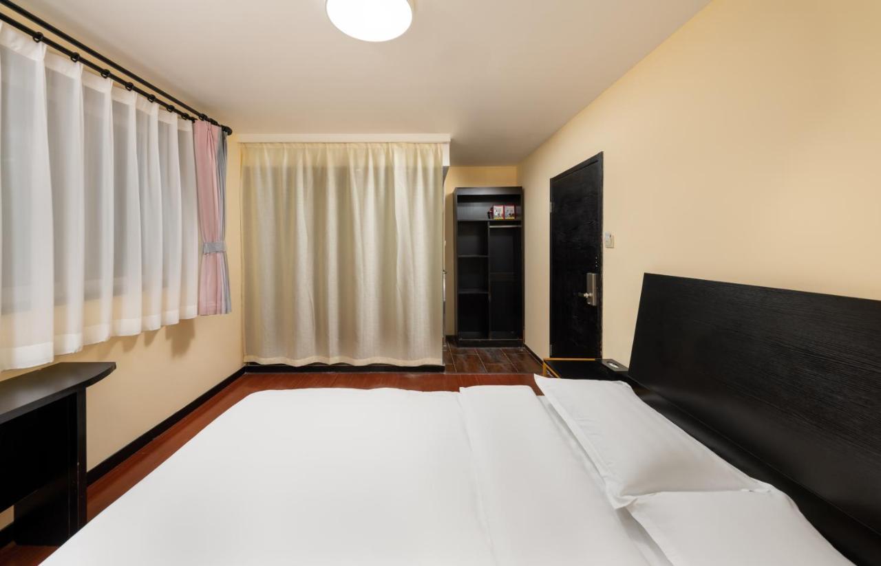 Spring Time Hostel--Nearby Tiananmen Square & Forbidden City & Wangfujing Street & Line 5,6 Subway Nearby,Free Wifi Peking Exteriér fotografie
