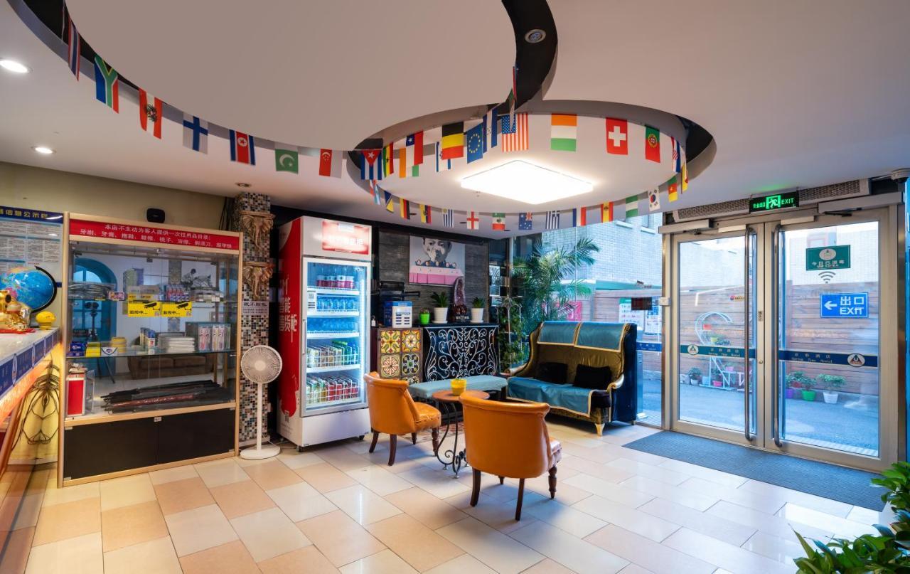 Spring Time Hostel--Nearby Tiananmen Square & Forbidden City & Wangfujing Street & Line 5,6 Subway Nearby,Free Wifi Peking Exteriér fotografie